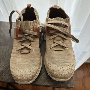 Sonoma Men's Knit Slip-On Memory Foam Sneakers in Tan with Brown Accents